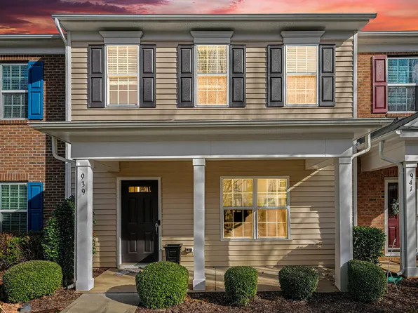 939 Ileagnes Rd, Raleigh, NC 27603