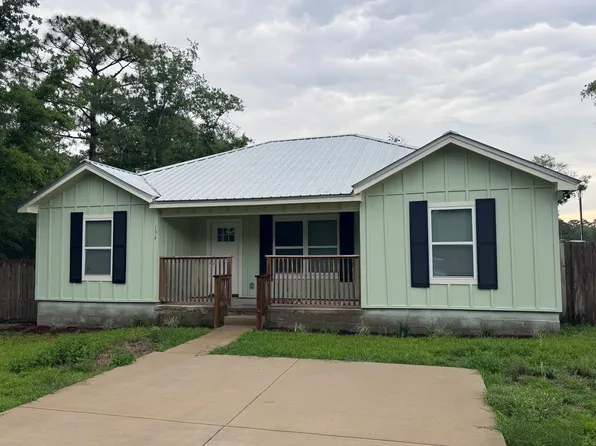 134 Brookside Dr, Defuniak Springs, FL 32433