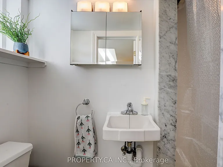 135 Cadorna Ave — Photo 31
