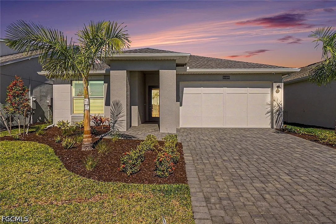 2 bed, 2.0 bath, 1985 sqft, $10,000 — Photo 2
