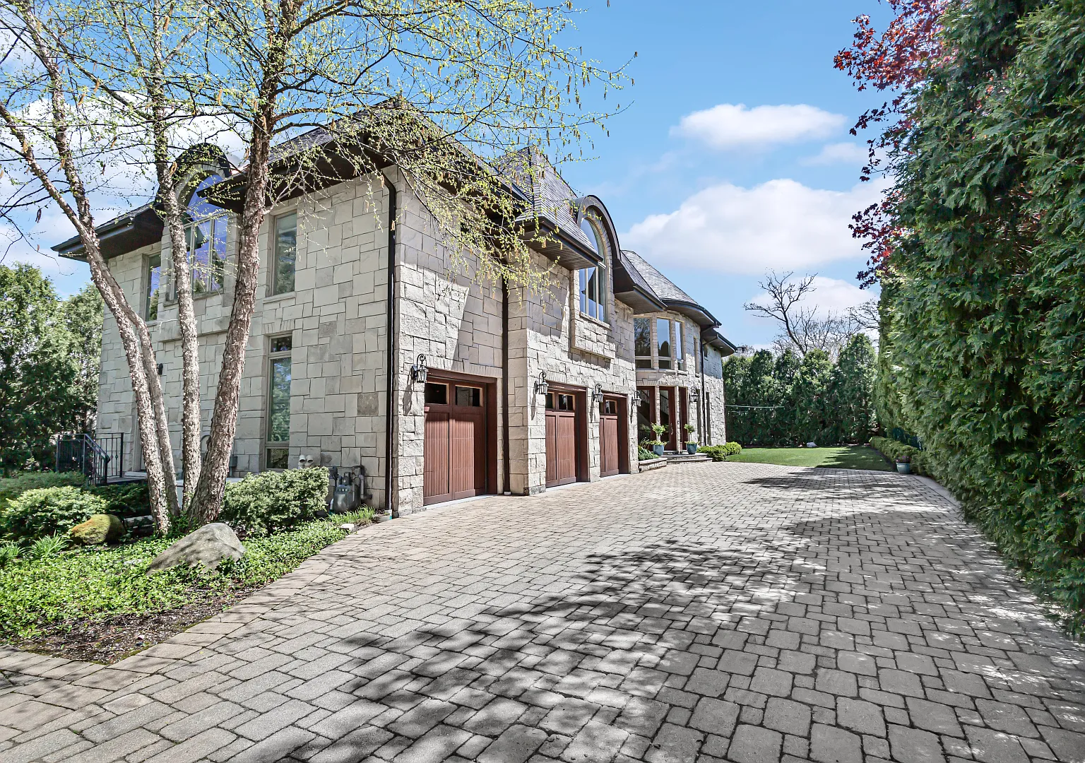 6 bed, 9.0 bath, 7539 sqft, $35,500 — Photo 3