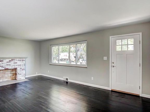 4th image of 664 E Dominion Blvd