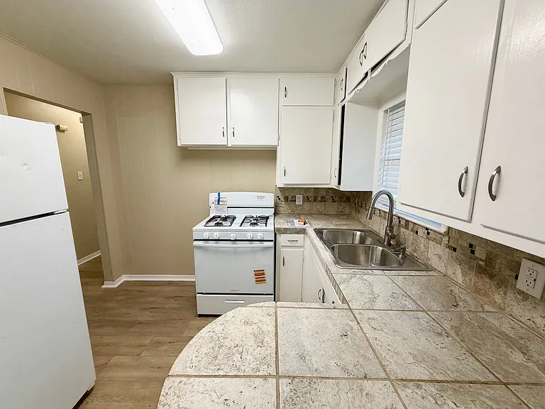 320 S Rita St — Photo 6