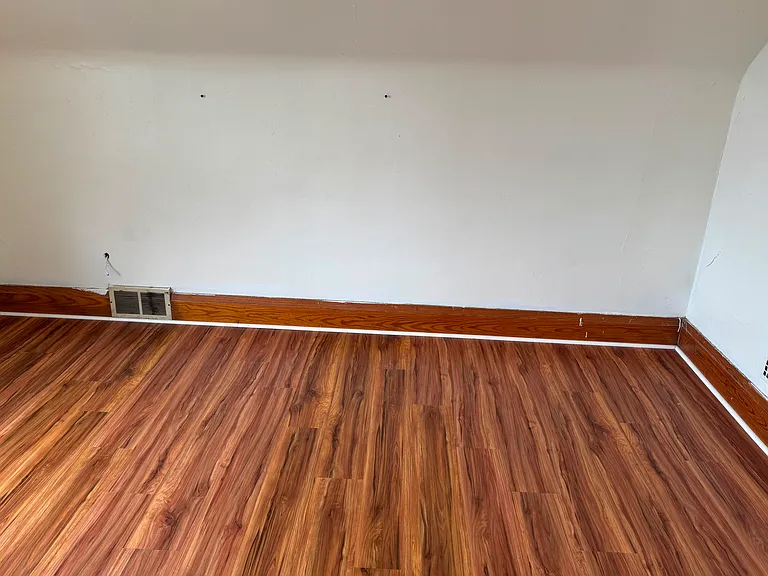 19 Grape Ave #2 — Photo 4