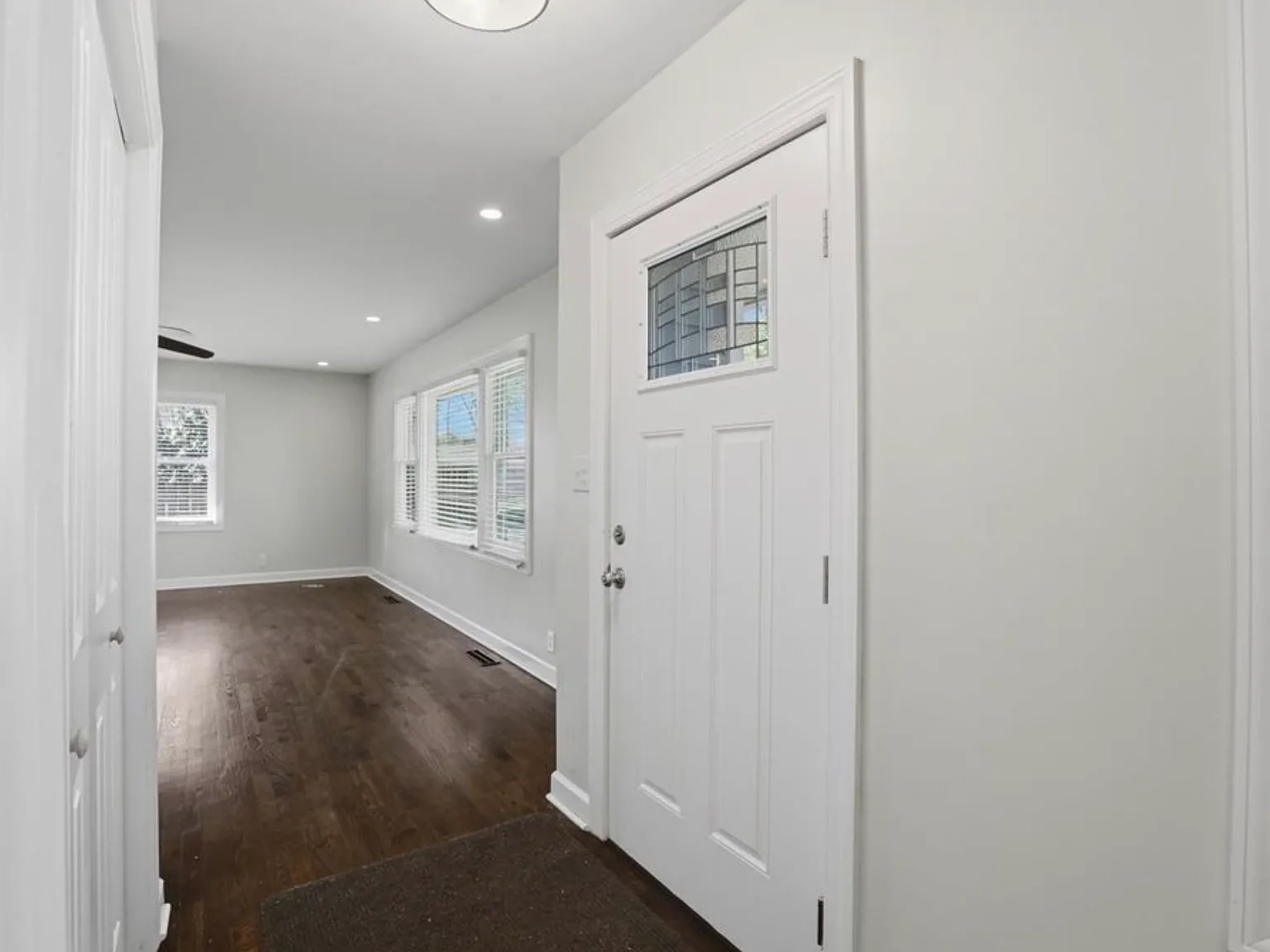 4 bed, 1733 sqft, $2,225 — Photo 2
