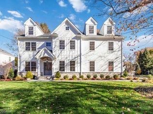 2 Whitman Dr, Chatham Twp., NJ 07928