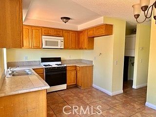 まお✕2 12214 Orchid Ln APT D, Moreno Valley, CA 92557 | Zillow