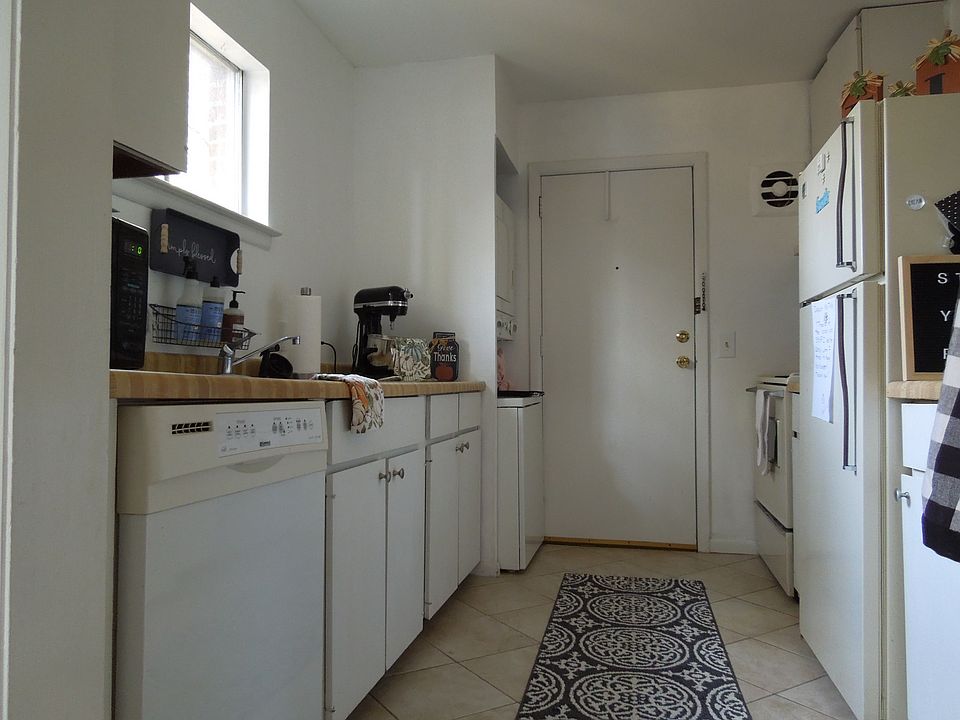 2nd image of 1111 Clairemont Ave APT A1