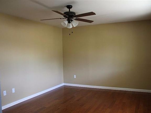 3rd image of 1100 Sheri Ln