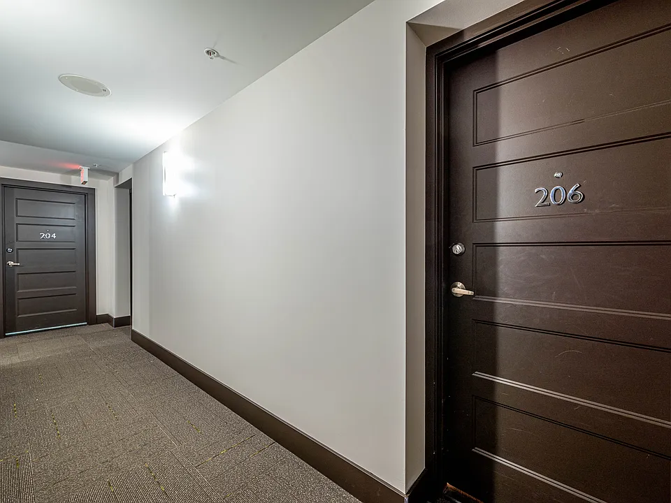 15 Kings Wharf Pl #206