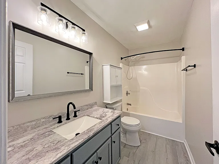 1100 22nd St NE #502 — Photo 17