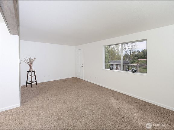 4th image of 2406 Callow Road