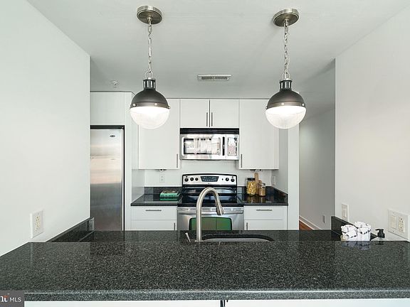3rd image of 712-16 N 2nd St #31