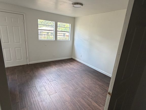 3rd image of 3862 Eileen Ln