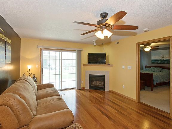 5th image of 110 Cherry Ct APT 2