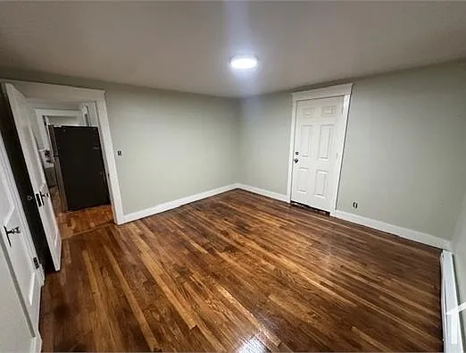 3 bed, 1100 sqft, $1,900 — Photo 2