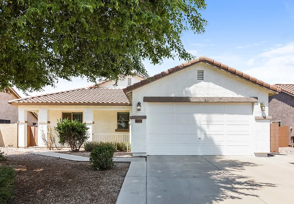 40994 N Vine Ave