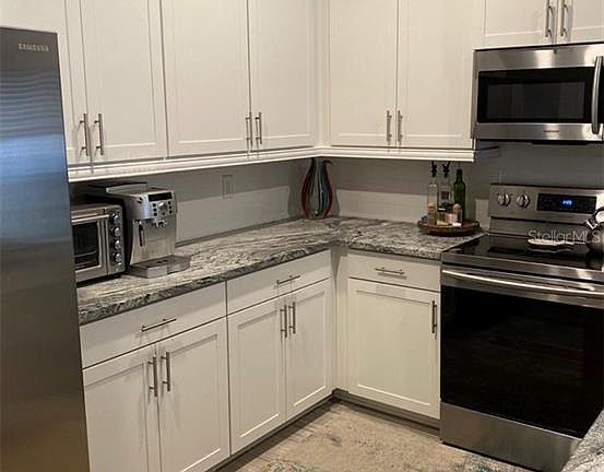 3rd image of 13800 14th St