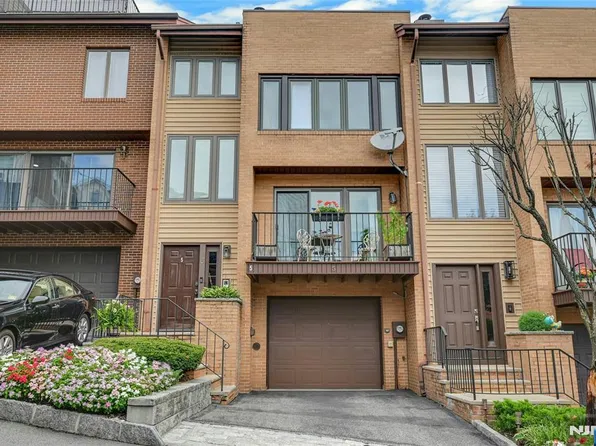 5 Yorkview Dr, Edgewater, NJ 07020