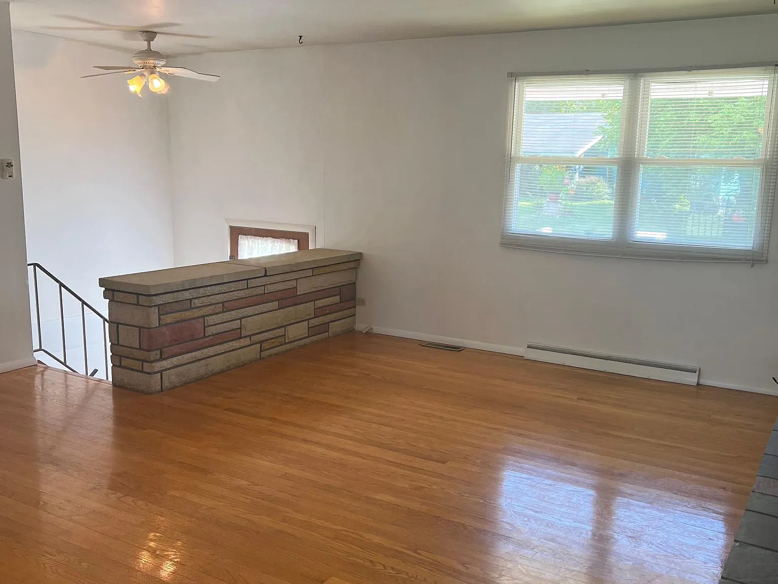 107 Ridgeview Dr — Photo 2