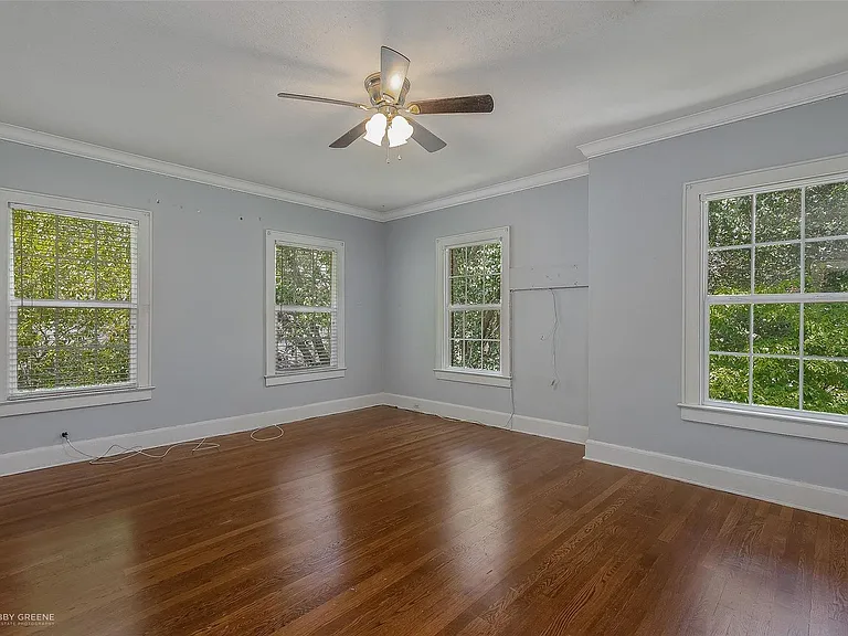 1212 E Kings Hwy — Photo 26