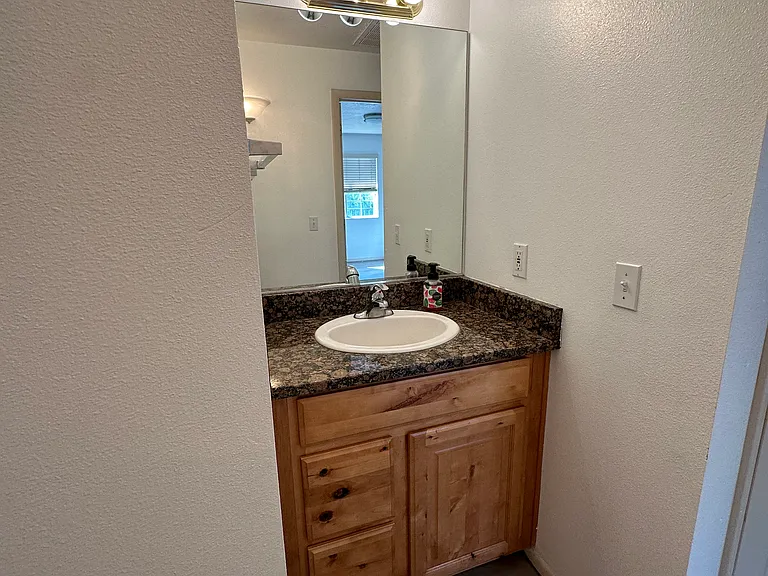 576 W 1045 N #A18 — Photo 9