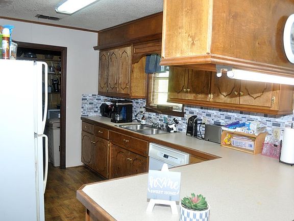 4th image of 440 County Road 2031