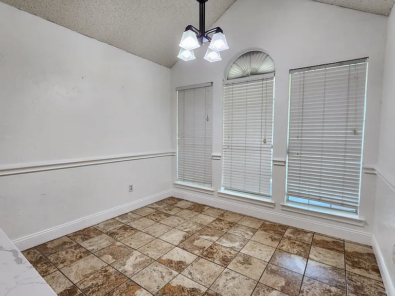 2906 Whetstone Ln — Photo 16