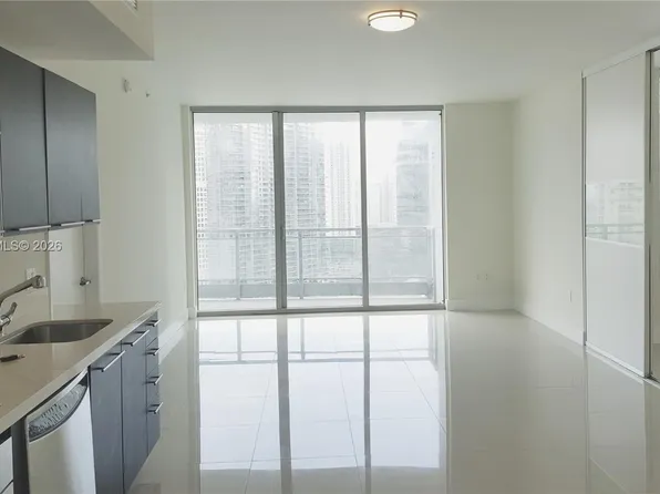 90 SW 3rd St APT 3210, Miami, FL 33130