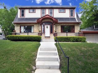 2100 E Beverly Rd #2102, Milwaukee, WI 53211