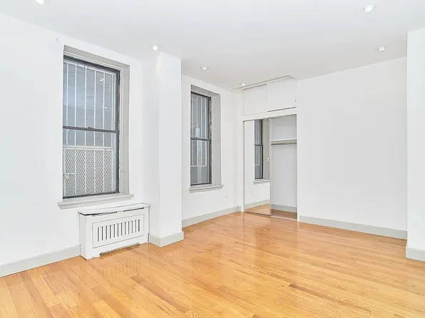 152 East 22nd Street 1D image 1 of 3