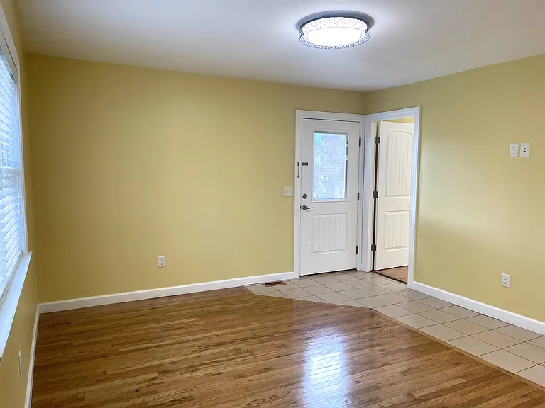 17 Proctor St #1 — Photo 3