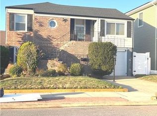 747 W Penn St, Long Beach, NY 11561