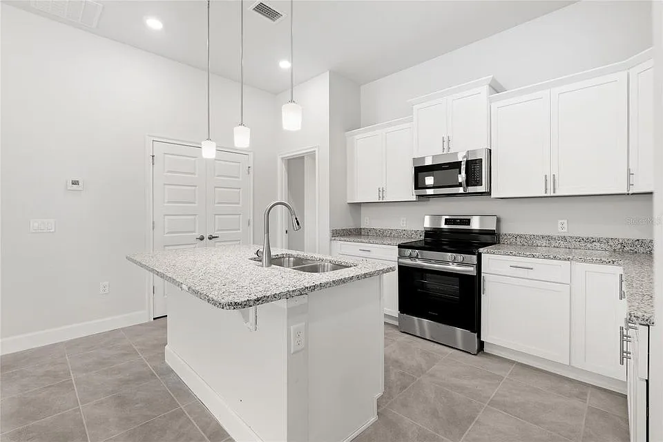 4 bed, 1635 sqft, $750 — Photo 4
