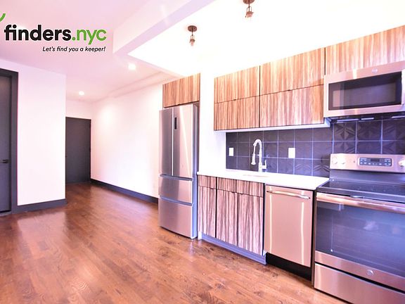 2nd image of 512 Jackson Ave APT 3A