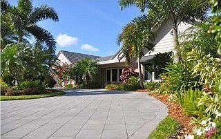 2nd image of 3011 NE 57th Ct