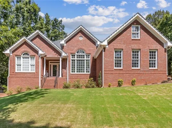 5985 Wigwam Way, Flowery Branch, GA 30542