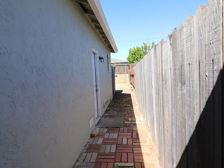 335 Rollingwood Dr — Photo 31