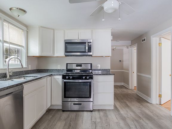 2nd image of 31 Kirby St #1