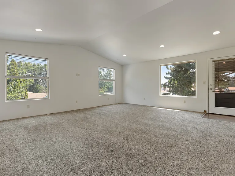 1500 W 9th Ave — Photo 6