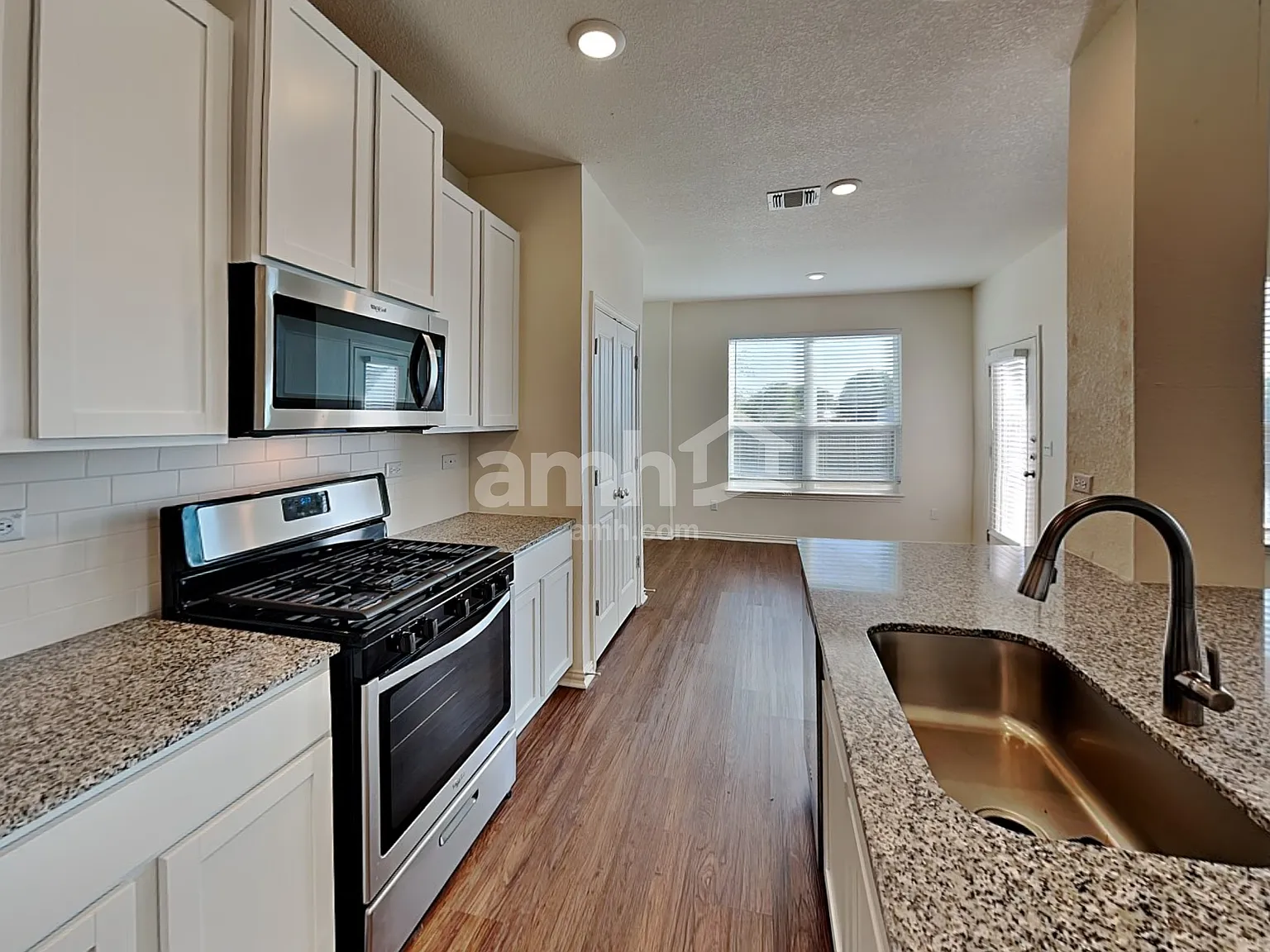 3 bed, 2.5 bath, 1532 sqft, $1,830 — Photo 2