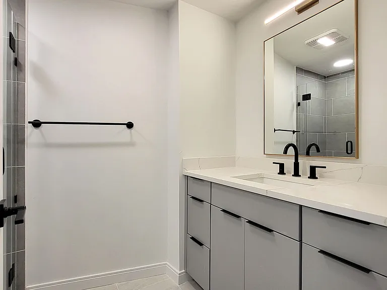 4710 41st St NW #201 — Photo 10