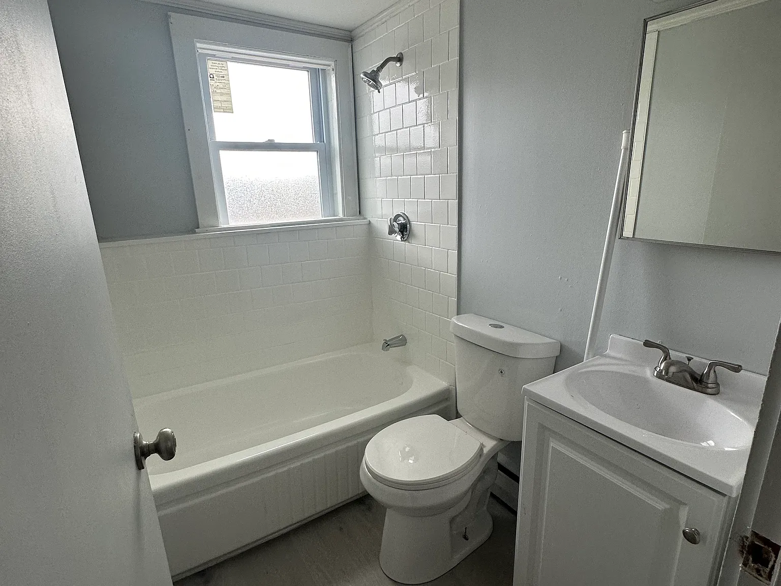 1 bed, $1,300 — Photo 2