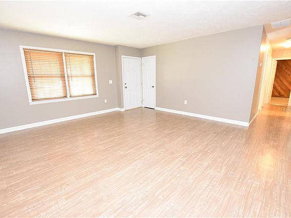 4th image of 2835 Kathryn Ave