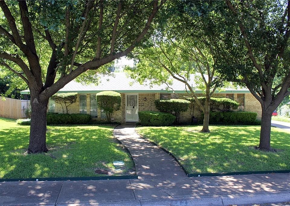 1st image of 742 Cottonwood Cir