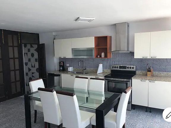 3rd image of 1479 Avenue Ashford Penthouse 5