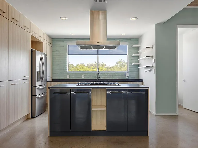 2301 S 5th St #24 — Photo 9