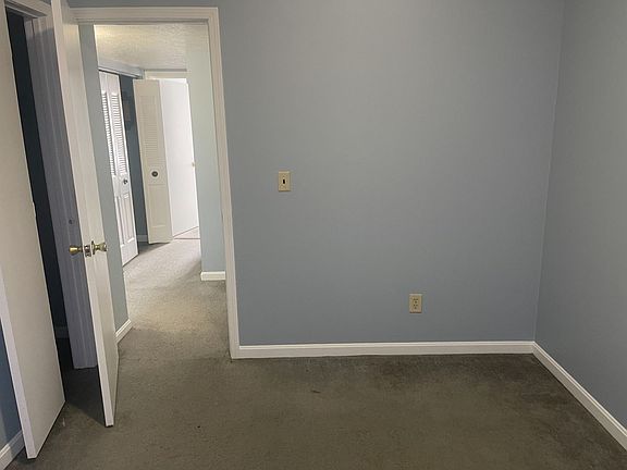 4th image of 712 E Lincoln Trail Blvd APT 3