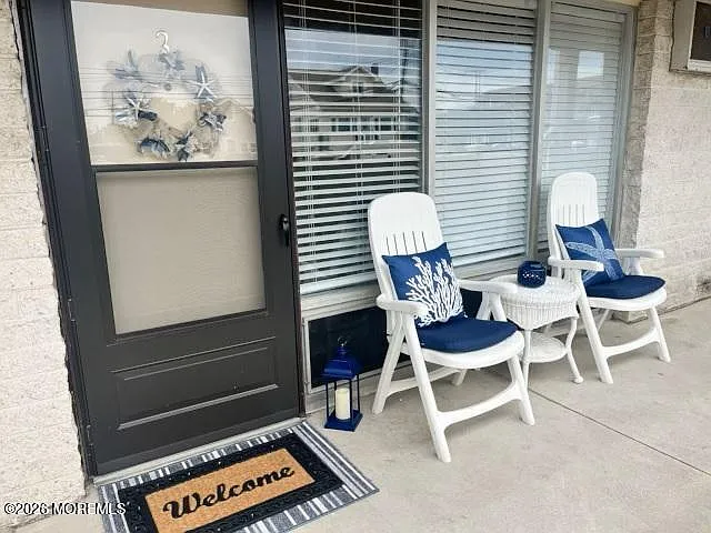 2 bed, 741 sqft, $2,200 — Photo 3