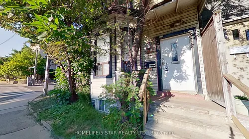 221 Bathurst St #4 Photo 1